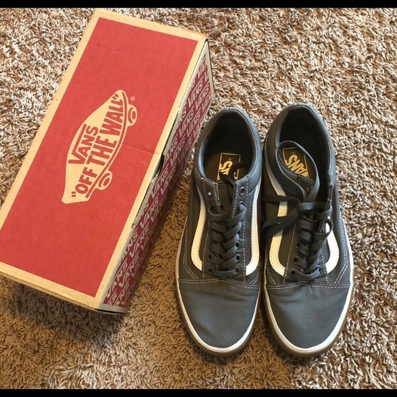 Women’s Old Skool Vans - Picture 3 of 4